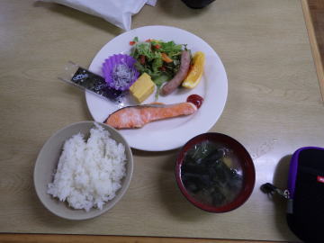 椹島ロッジの朝食