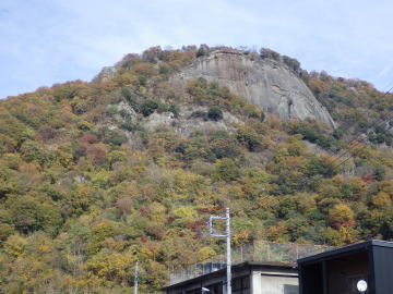 岩殿山