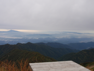 長野側の朝もや