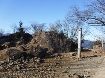 日の出山山頂