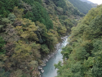 多摩川を渡る